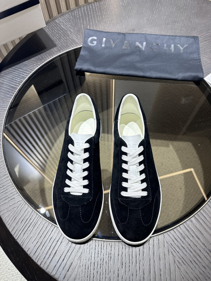 Givenchy Sneakers 660047