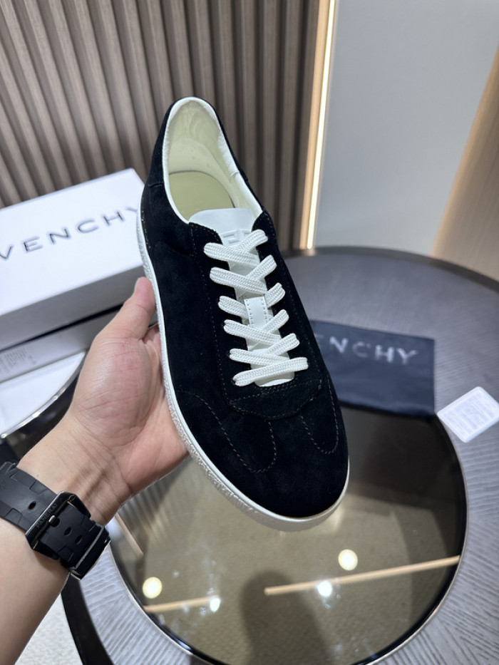 Givenchy Sneakers 660047
