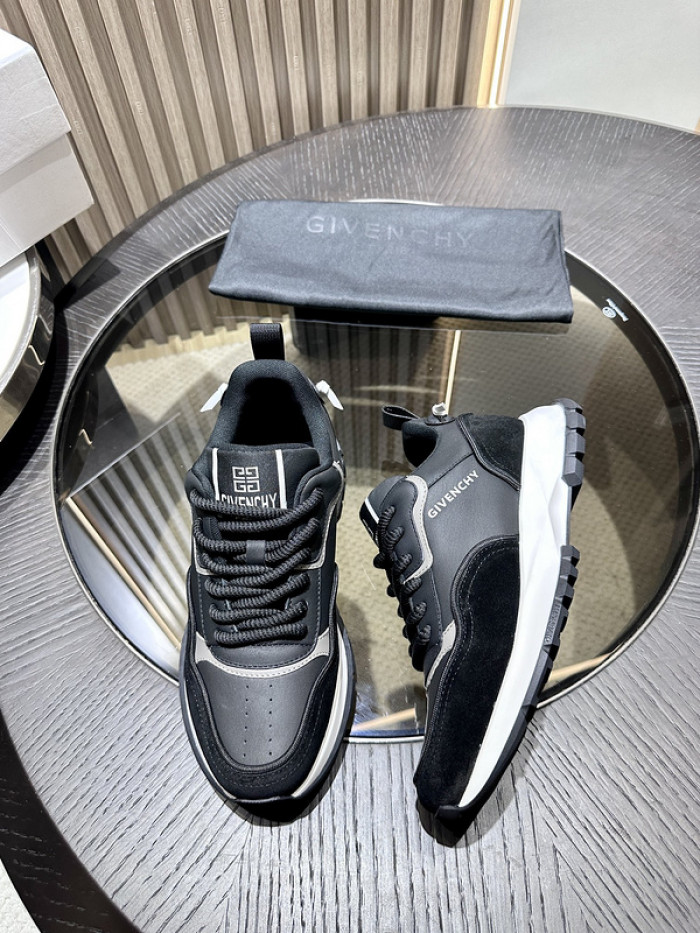 Givenchy Sneakers 660057