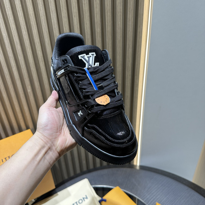 LV snekaers L0000680
