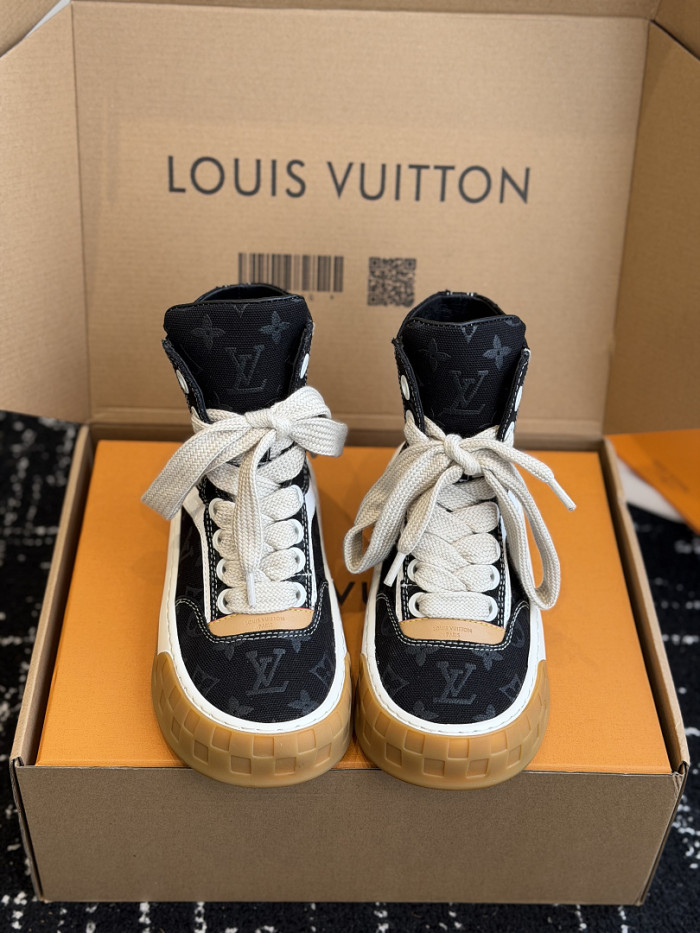 LV sneakers L0000857