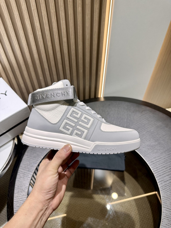 Givenchy Sneakers 660026