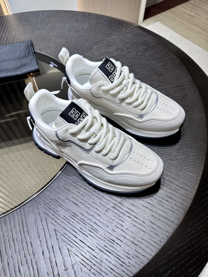 Givenchy Sneakers 660061