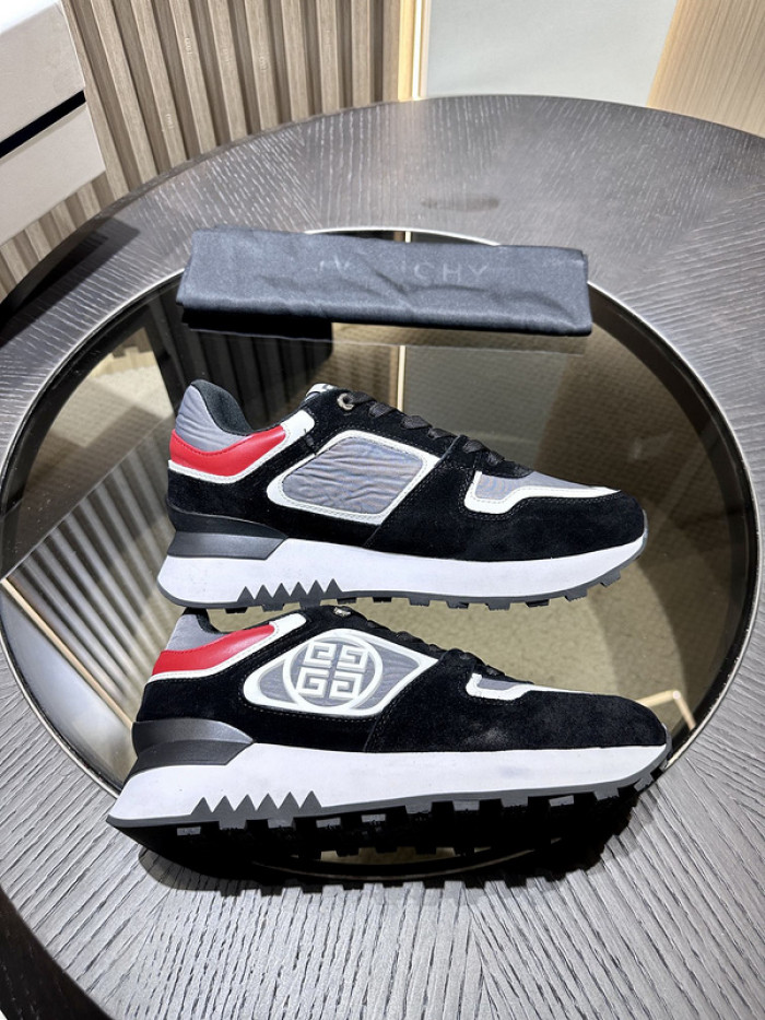 Givenchy Sneakers 660038