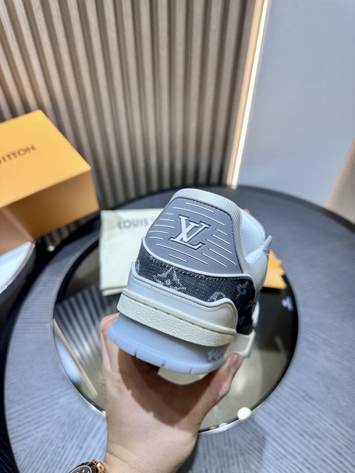 LV snekaers L0000416