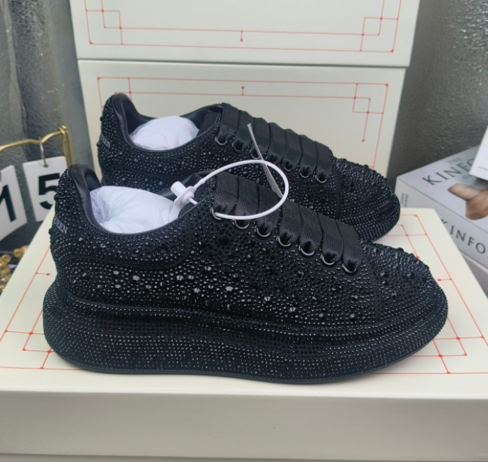 A1exa*der MCQ217
