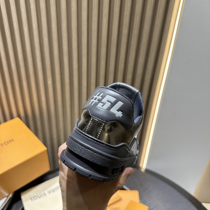 LV snekaers L0000703