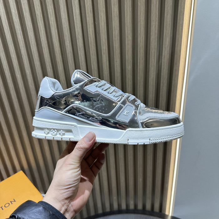 LV snekaers L0000702