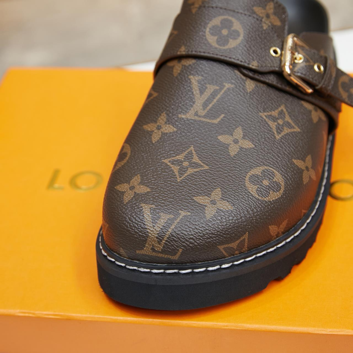 L&V sandal 240