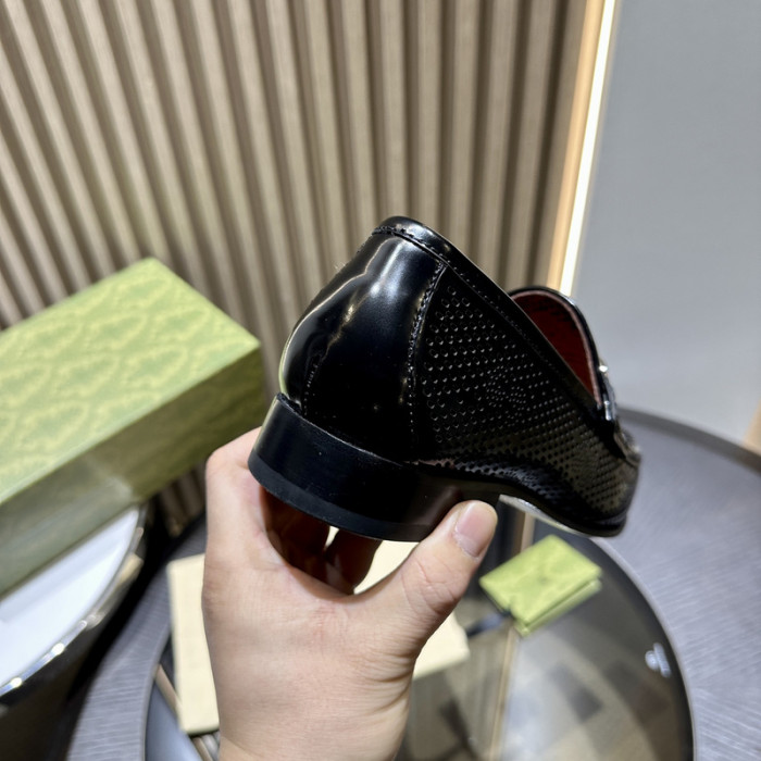 G*u*i* loafers gc182