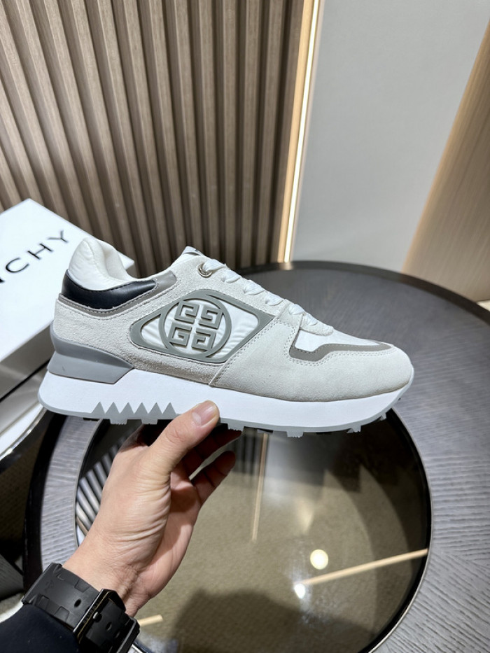 Givenchy Sneakers 660031
