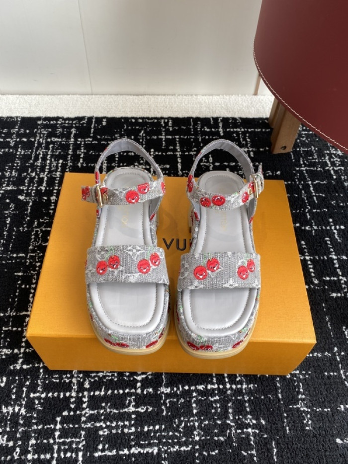 L&V sandal 237