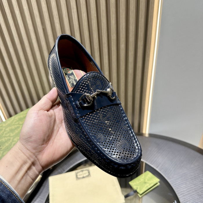 G*u*i* loafers gc185