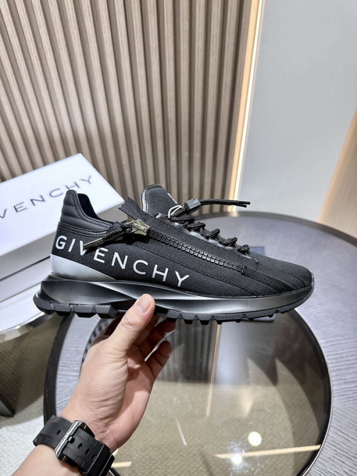 Givenchy Sneakers 660041