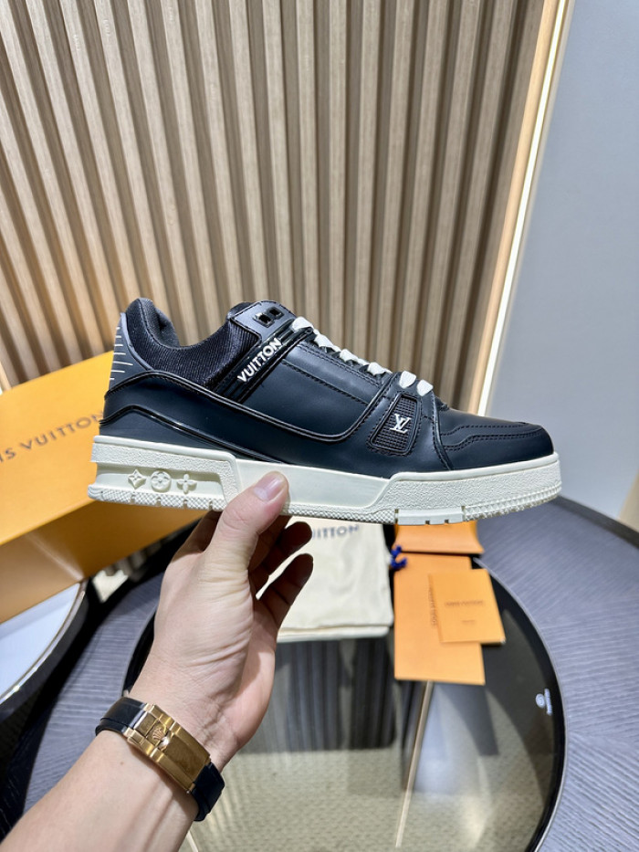 LV snekaers L0000396