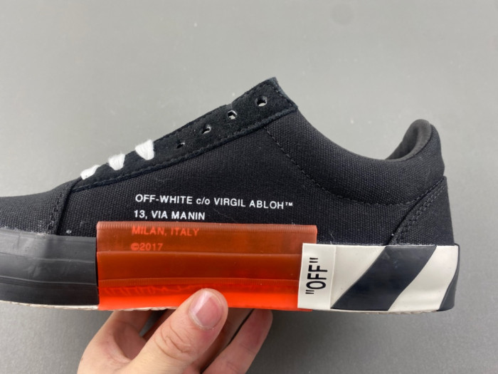OFF-W c/o Virgil Abloh Vulc Low 2A4WTW