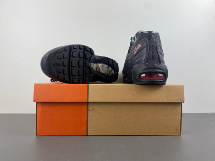 Corteiz x Nike Air Max 95 FB2709-001